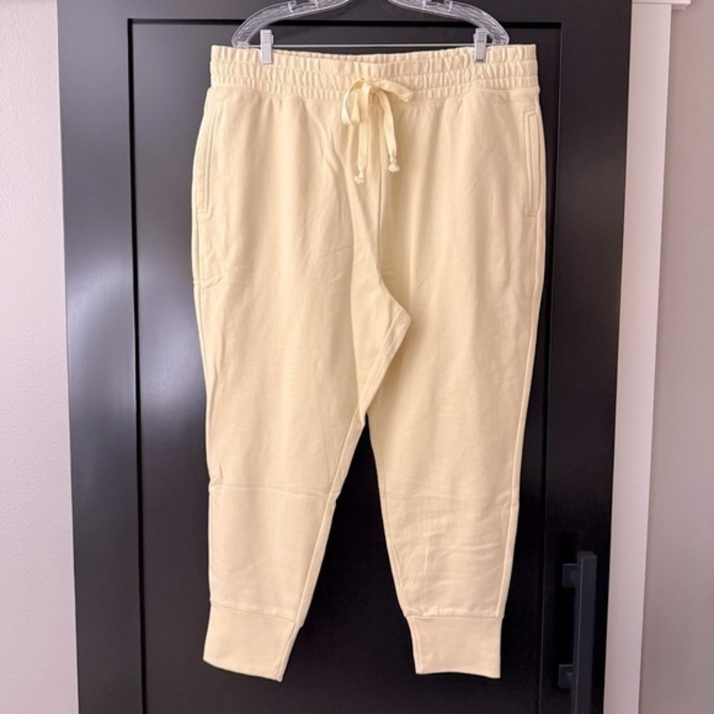NWT Fabletics Daria Terry Jogger II soft yellow size 1X